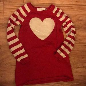 Red & white heart dress. ❤️